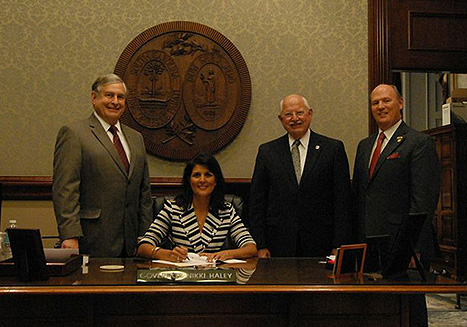 Governor signs Volunteer Service Personnel Appreciation Act
